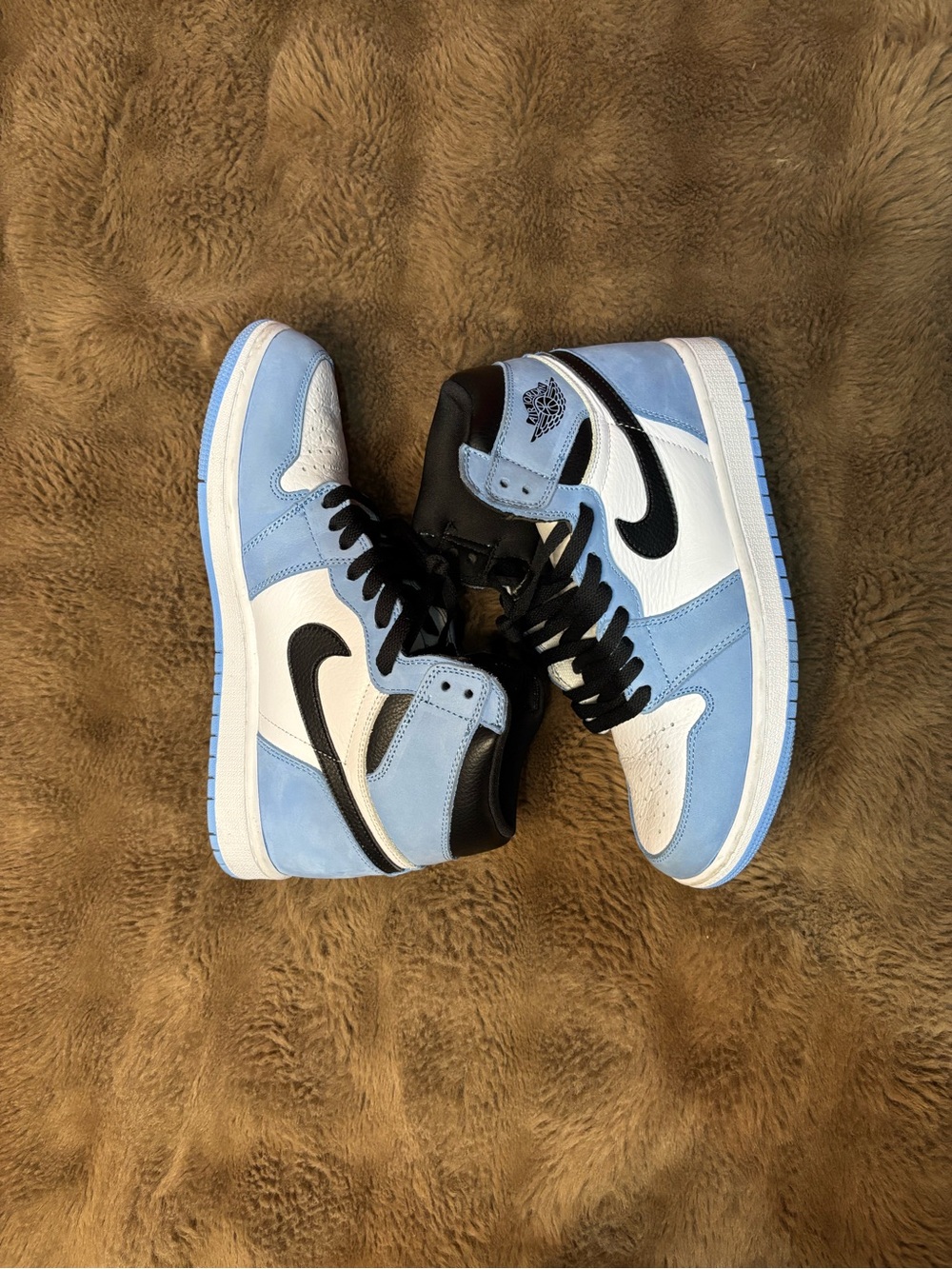 Retro Jordan 1 “White Blue University”